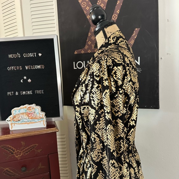 🆕Michael Kors Gold Dress - Picture 10 of 17